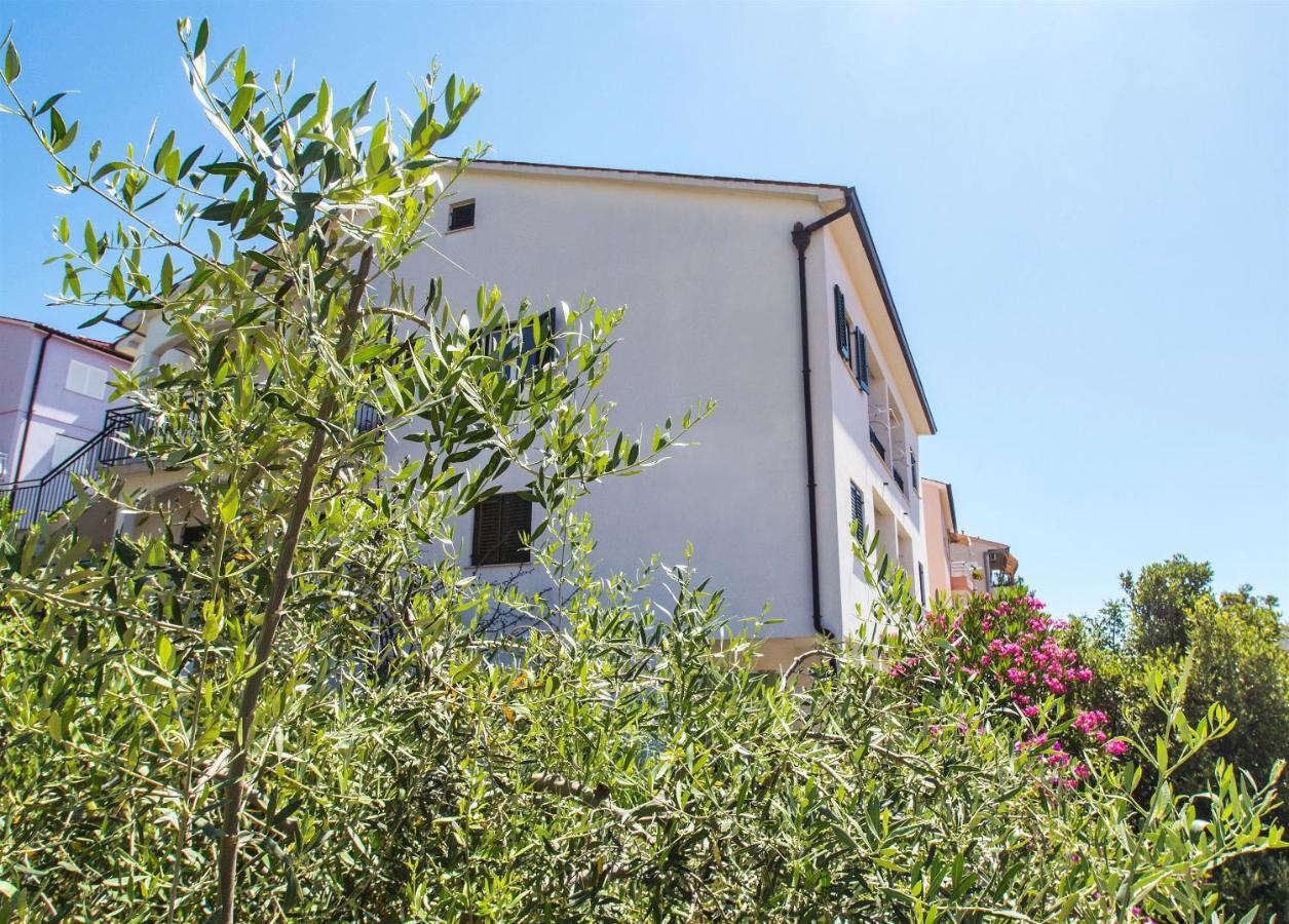 Apartments Olea Rabac Esterno foto